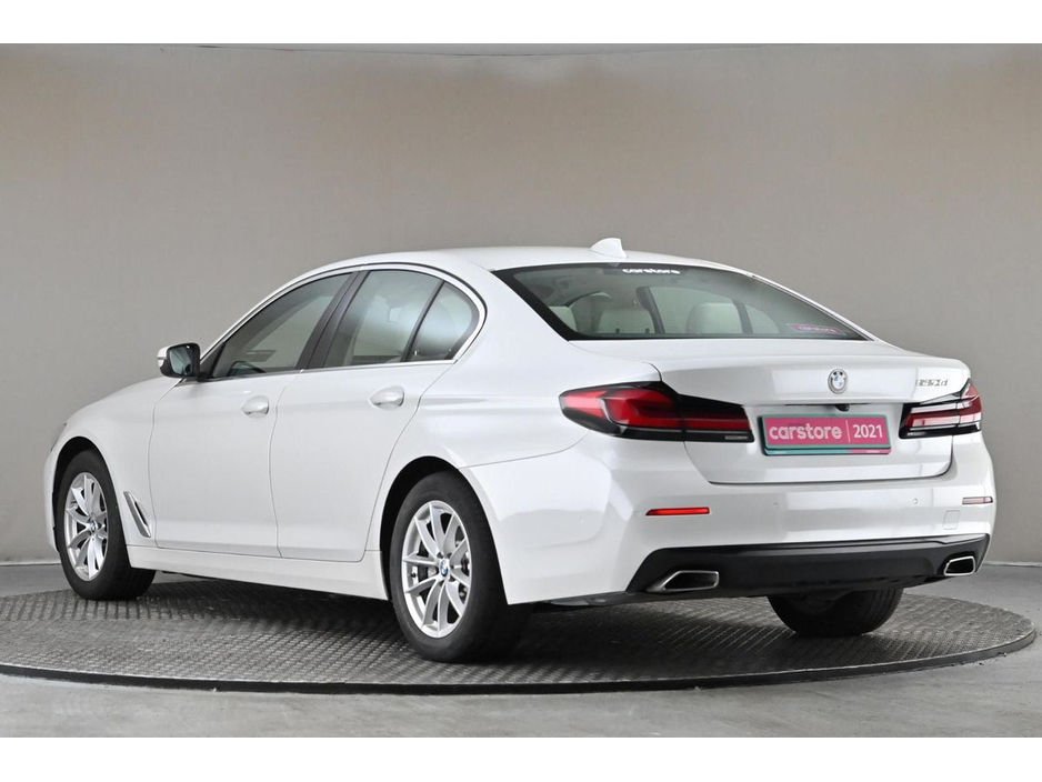 2021 BMW 5 Series - image 7