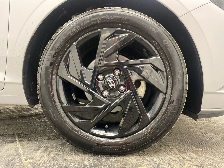 2025 Hyundai i20 - image 5