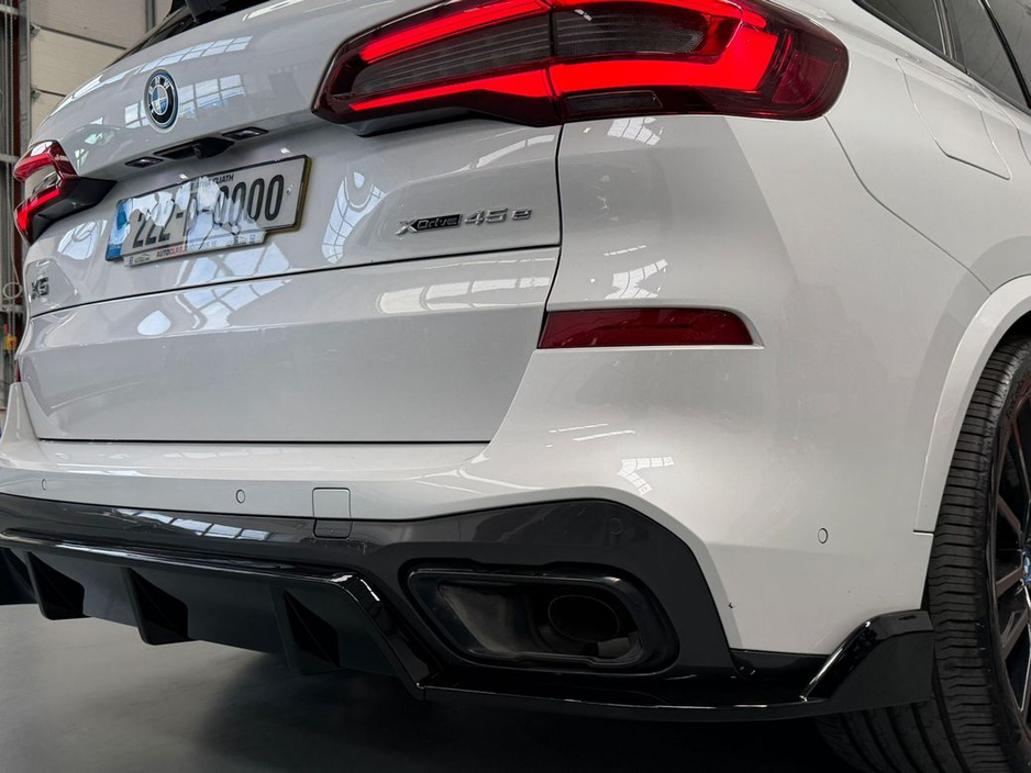 2022 BMW X5 - image 41