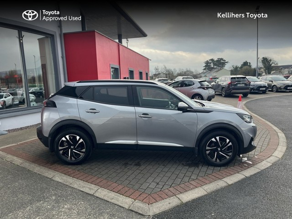 2022 Peugeot 2008 - image 3