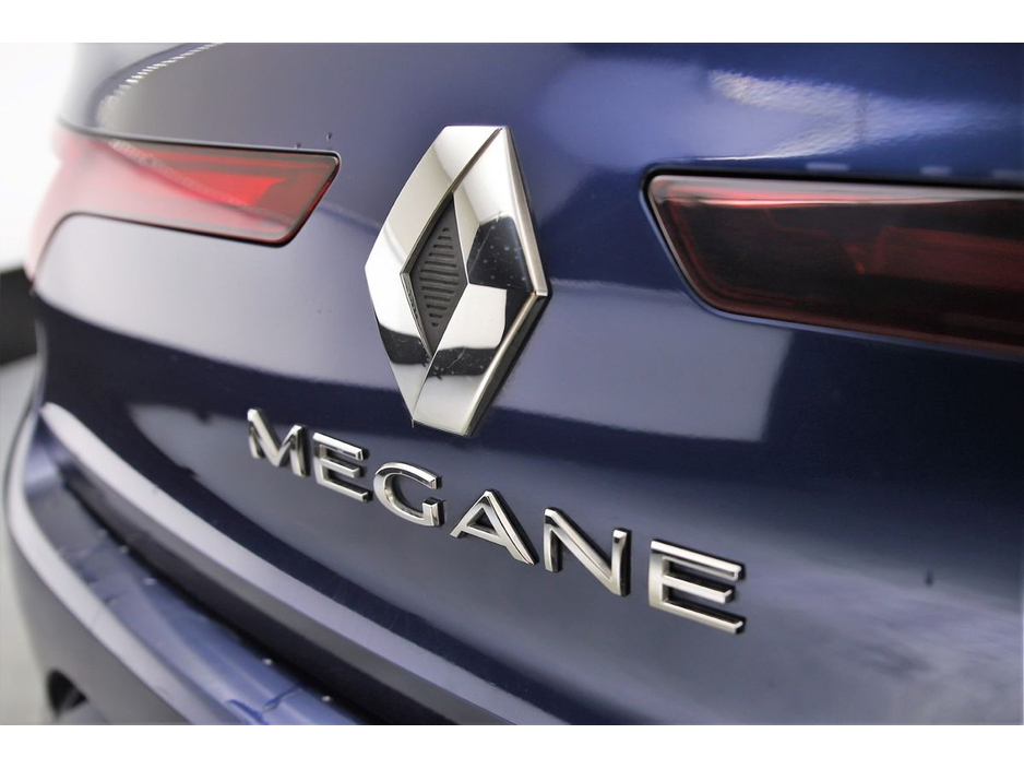 2021 Renault Megane - image 27