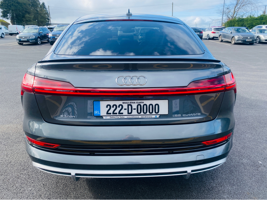 2022 Audi e-tron - image 7