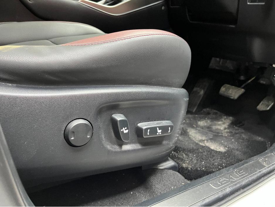 2021 Lexus NX 300 h - image 12