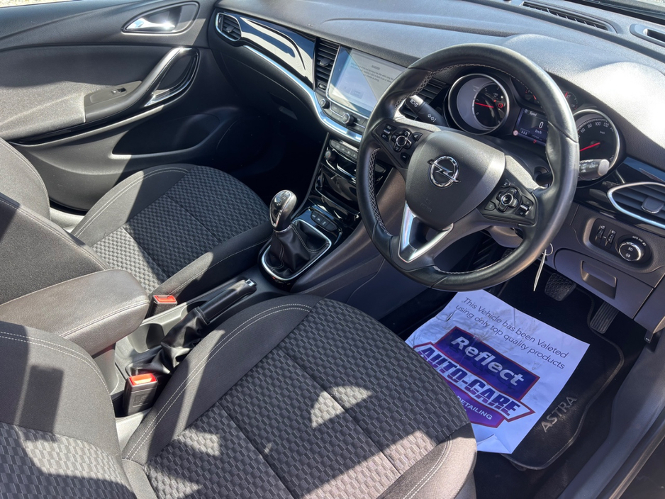 2018 Opel Astra - image 16