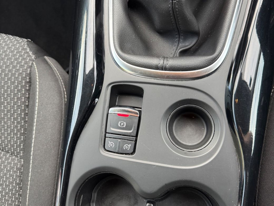 2017 Renault Kadjar - image 10