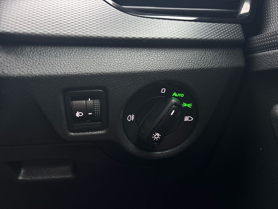 2021 Skoda Kamiq - image 17