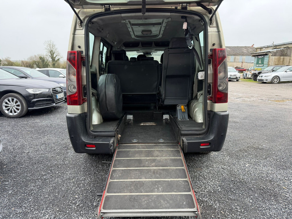 2011 Citroen Dispatch - image 19