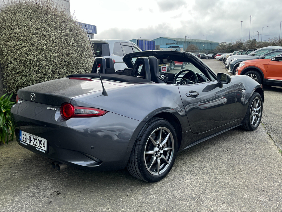 2022 Mazda MX-5 - image 4