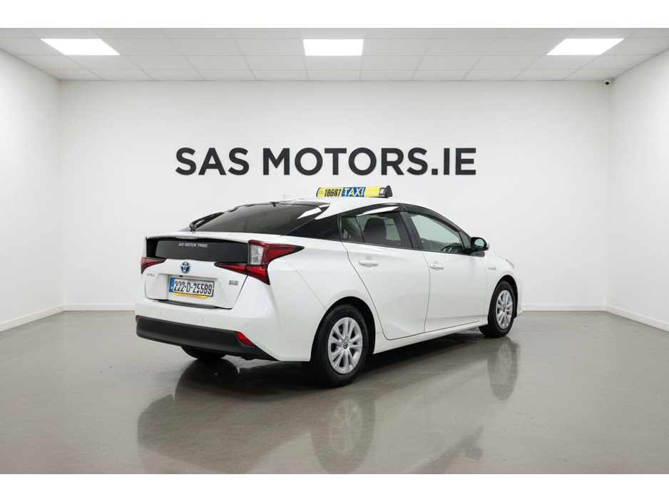 2022 Toyota Prius 1.8 Hybrid Luxury with Sat Navi & JBL €23,950