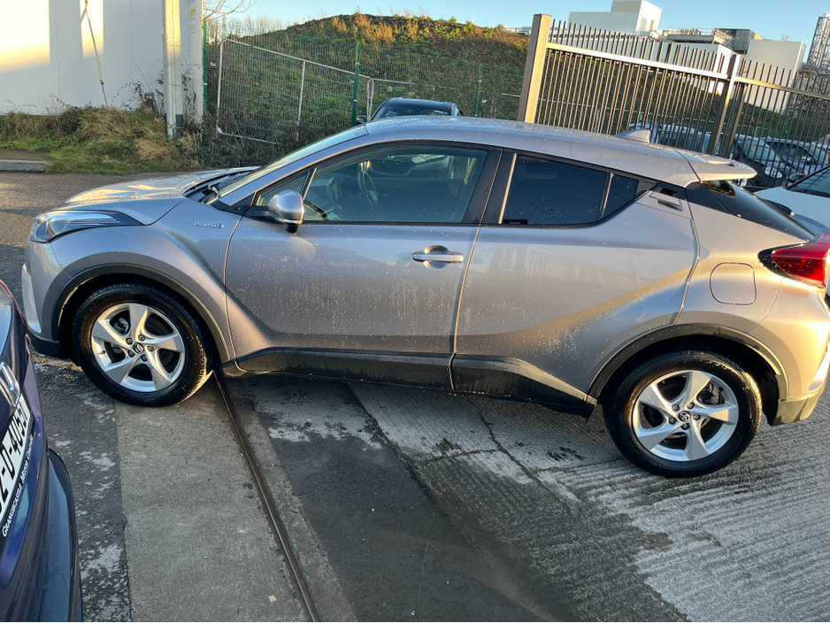 2018 Toyota C-HR 1.8 HYBRID AUTO VERY LOW KMS €19,450