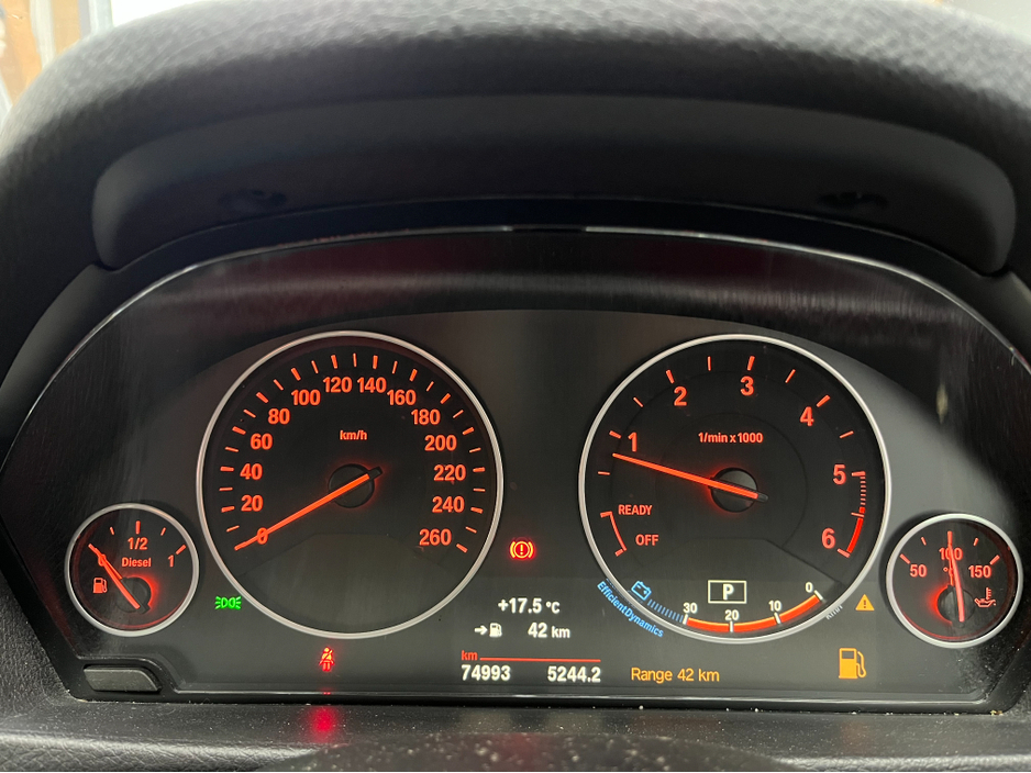 2016 BMW 3 Series - image 20