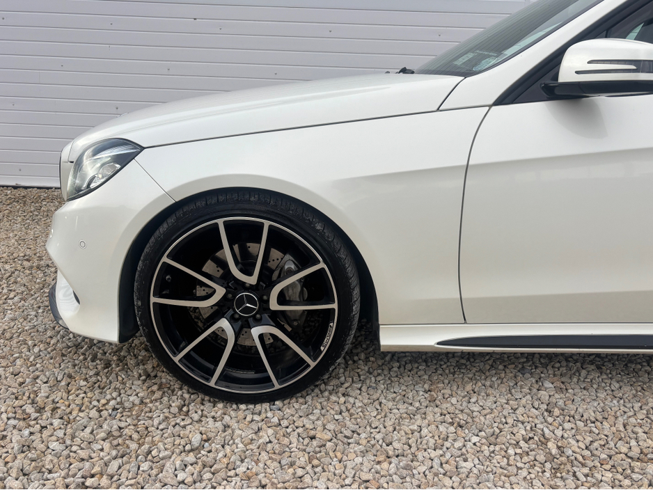 2015 Mercedes-Benz E Class - image 11