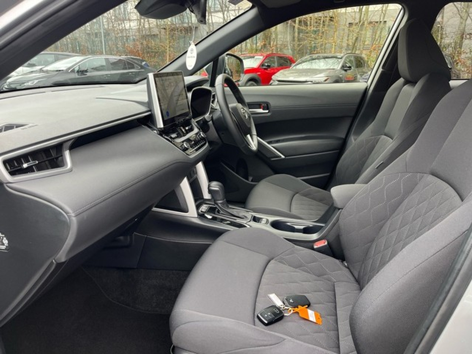 2022 Toyota Corolla Cross - image 6