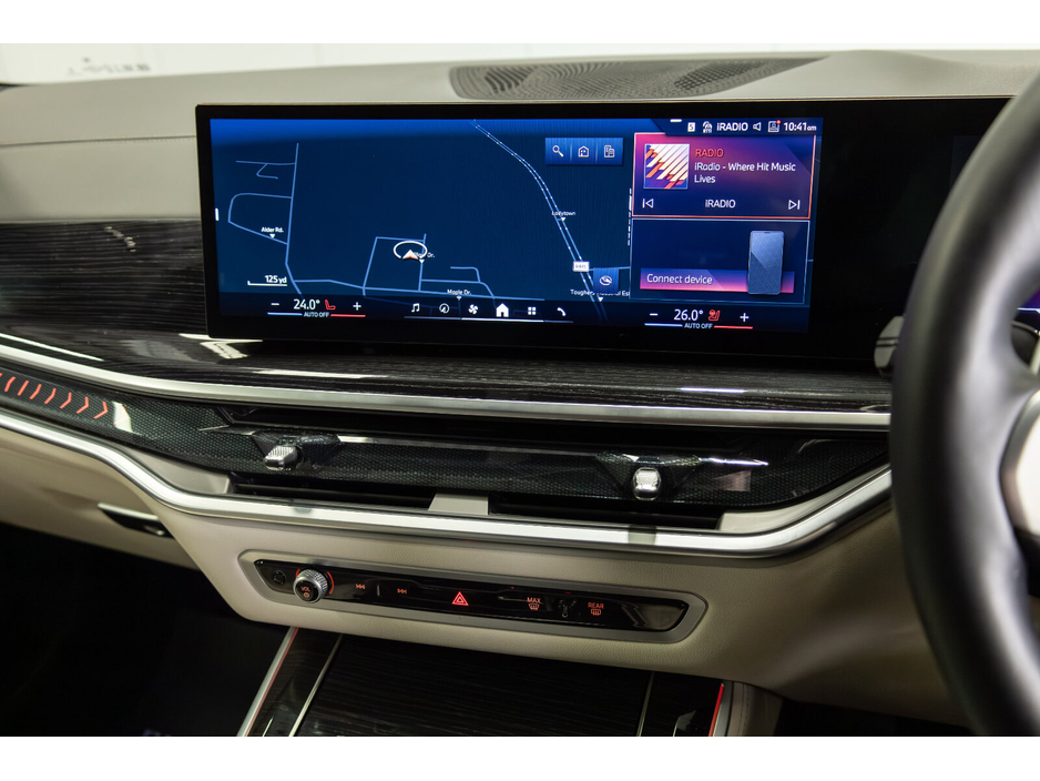 2025 BMW X5 - image 18