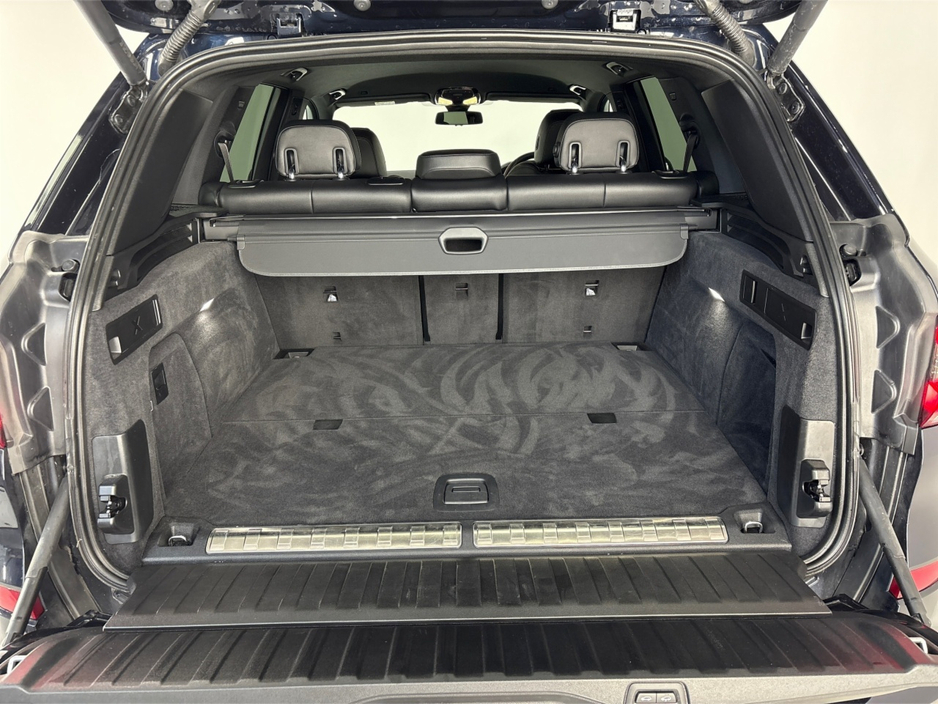 2023 BMW X5 - image 13