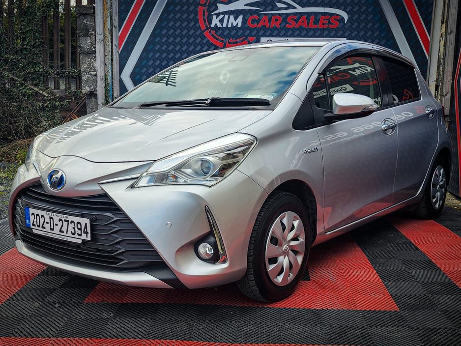 2020 Toyota Vitz - image 6