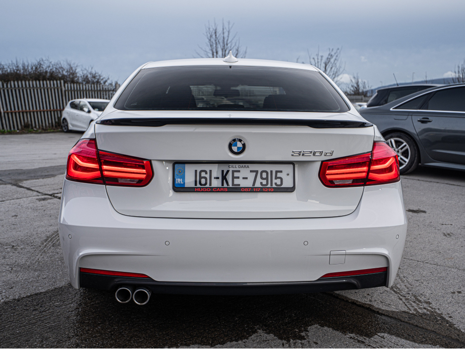 2016 BMW 3 Series - image 13