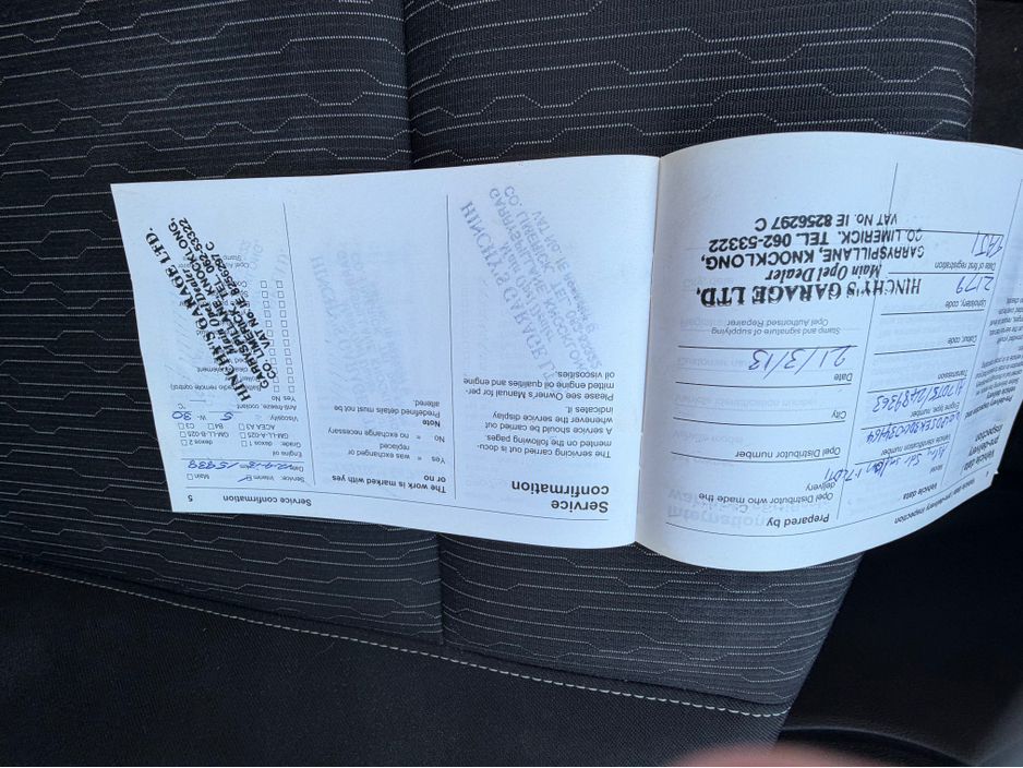 2013 Opel Astra - image 19