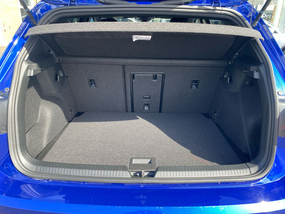 2024 Volkswagen Golf - image 19
