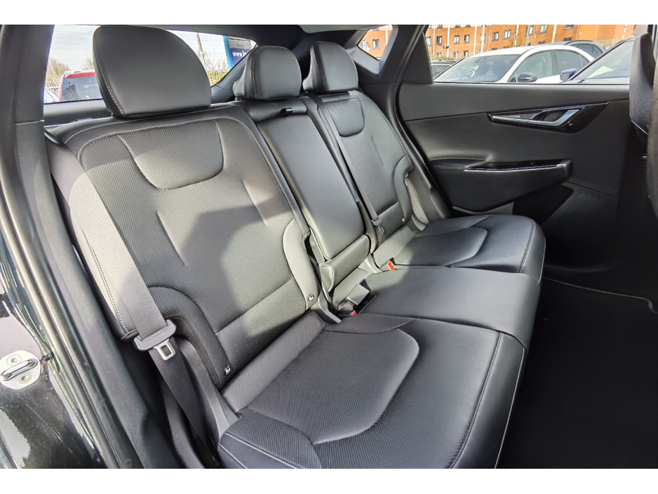 2022 Kia EV6 - image 10