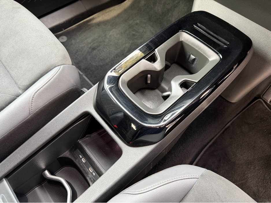 2023 Volkswagen ID.5 - image 19