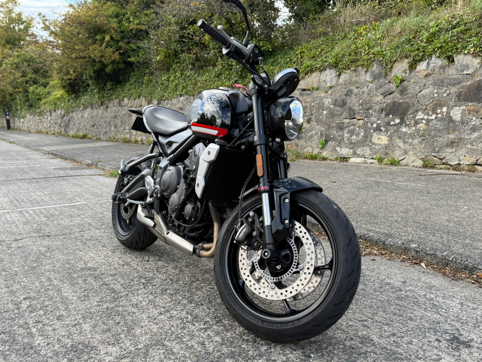 2022 Triumph Trident - image 2