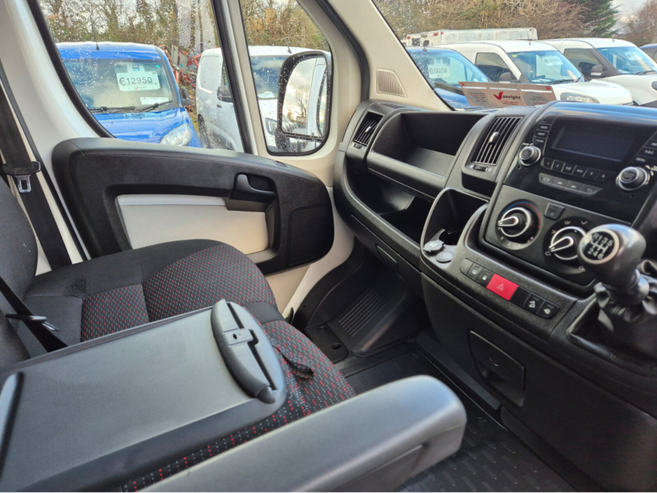 2019 Peugeot Boxer - image 7