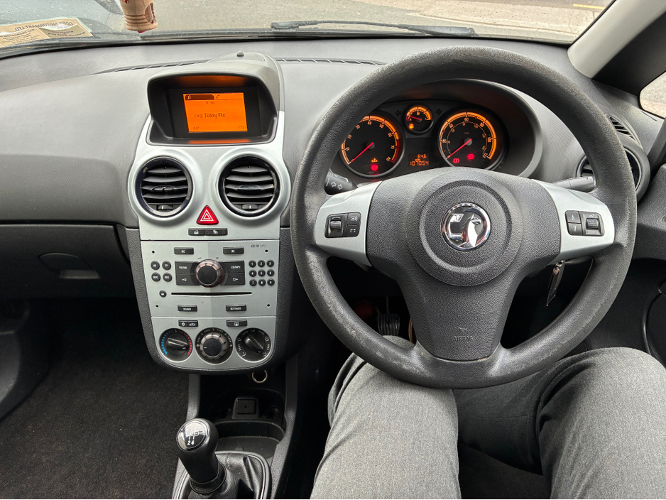 2012 Opel Corsa - image 14