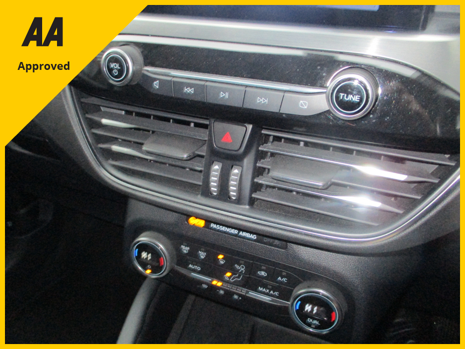 2020 Ford Kuga - image 18