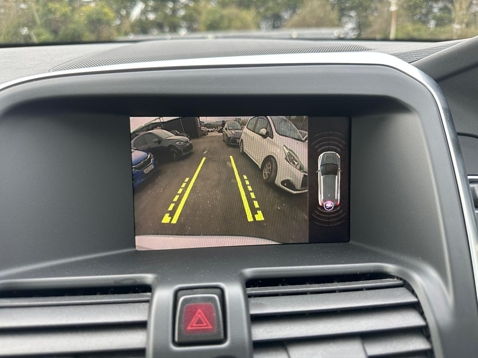 2017 Volvo XC60 - image 18