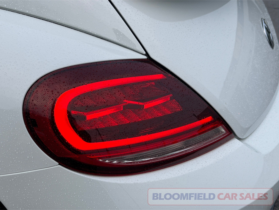 2019 Volkswagen Beetle - image 16