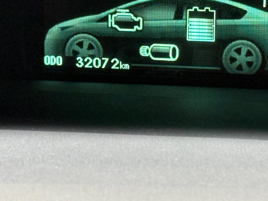 2015 Toyota Prius - image 8