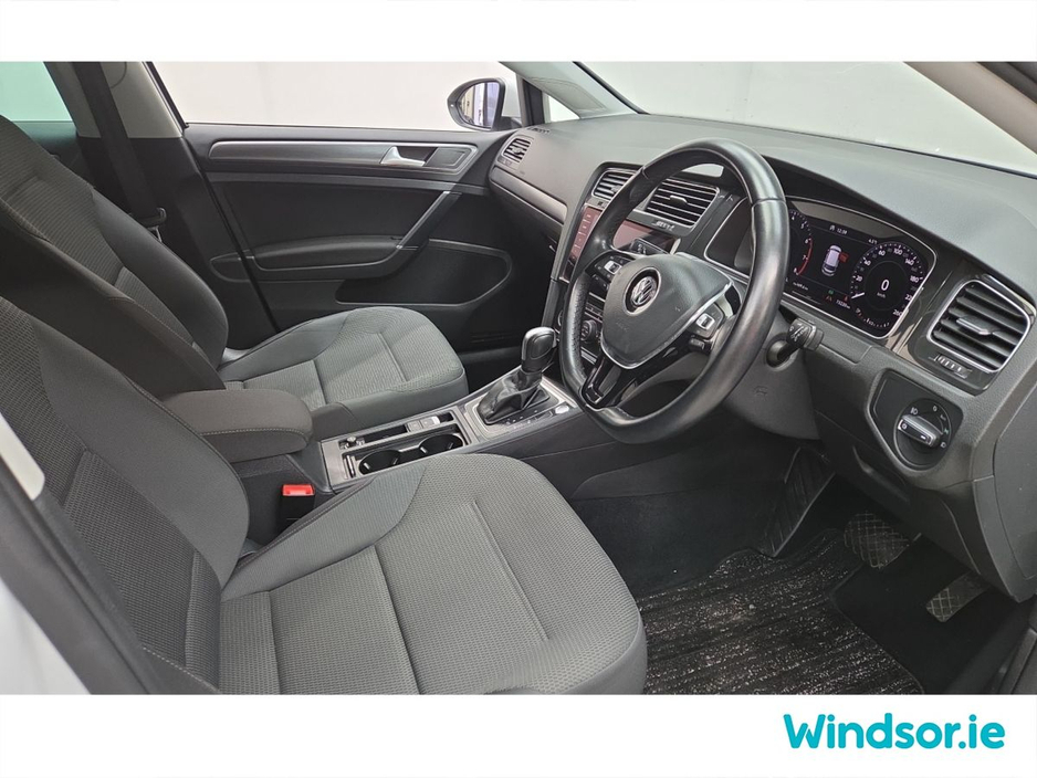 2019 Volkswagen Golf - image 10