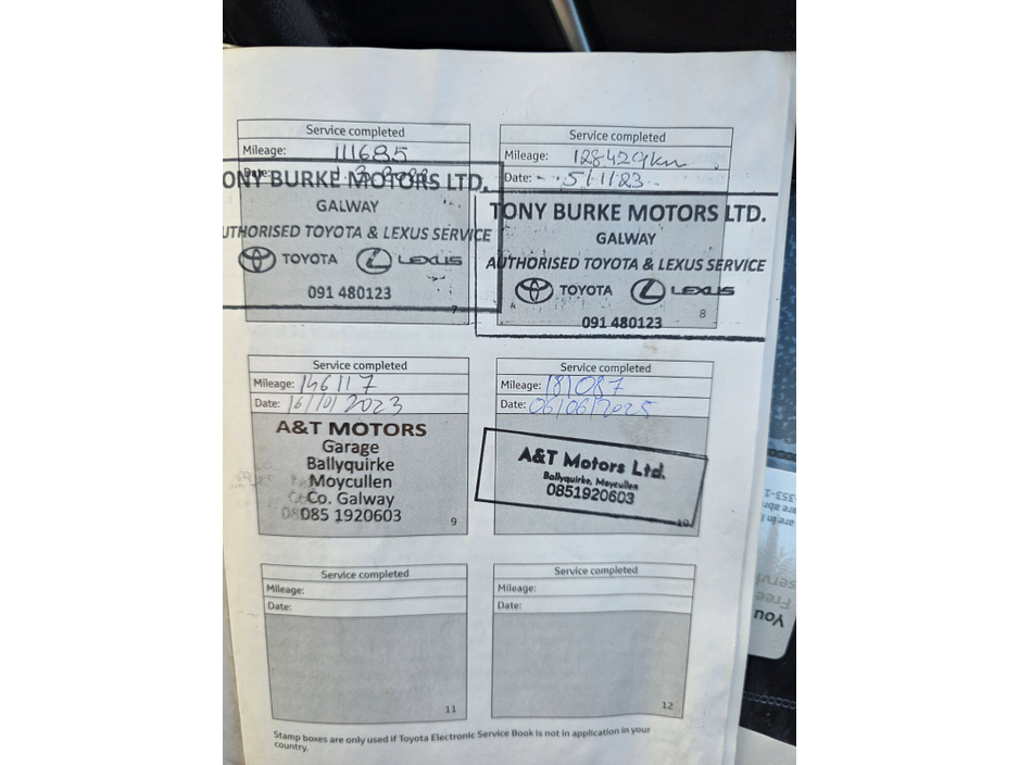 2016 Toyota Corolla - image 12