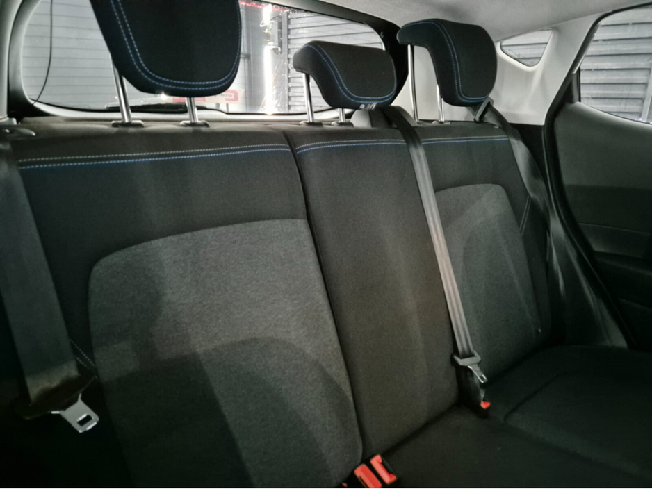 2022 Ford Fiesta - image 10