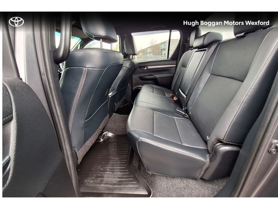 2023 Toyota Hilux - image 7