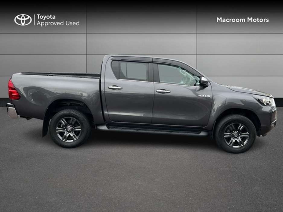 2025 Toyota Hilux FRESH SELECTION OF TRADE-INS HILUX 2.8 SR5 DOUBLE CAB €48,000