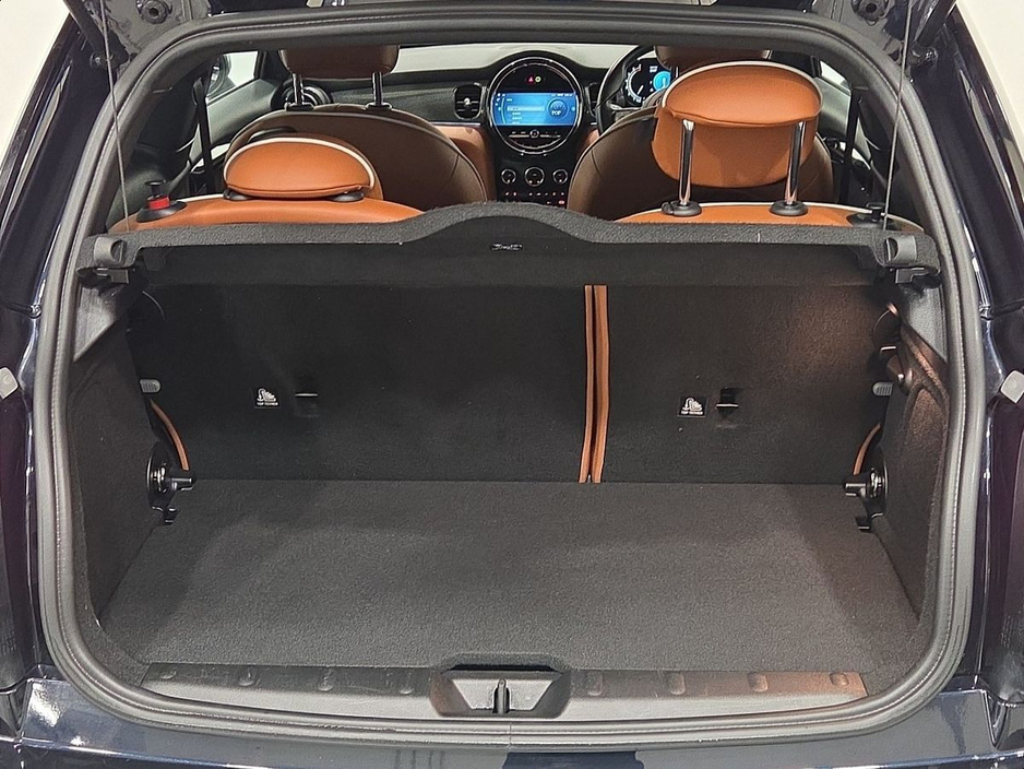 2023 MINI Hatch 3-Door Cooper Exclusive €30,950