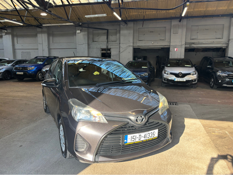 2015 Toyota Yaris - image 6