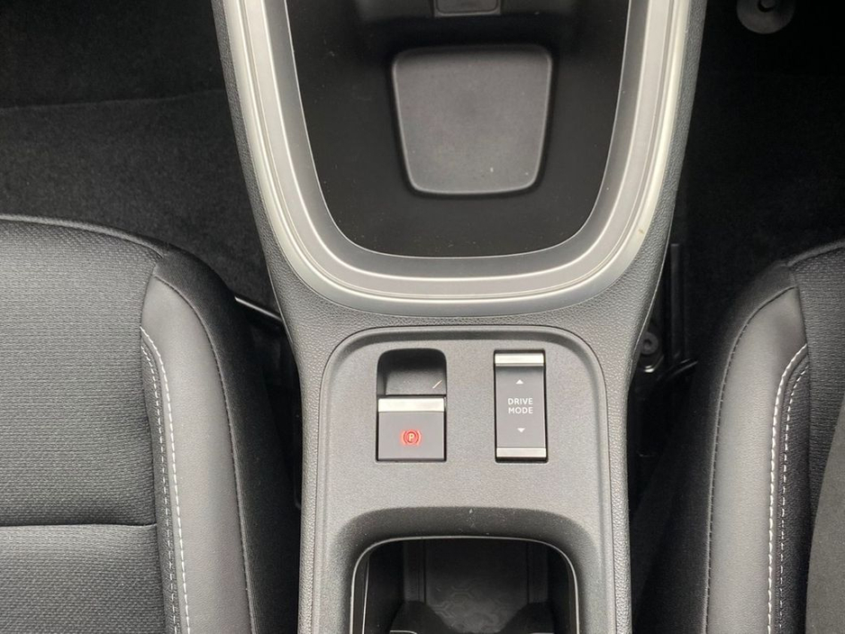 2025 Jeep Avenger - image 26