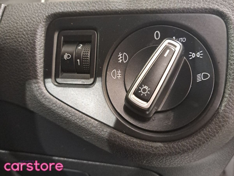 2016 Volkswagen Golf 1.6 TDI 5DR 110HP BlueMotion €15,480