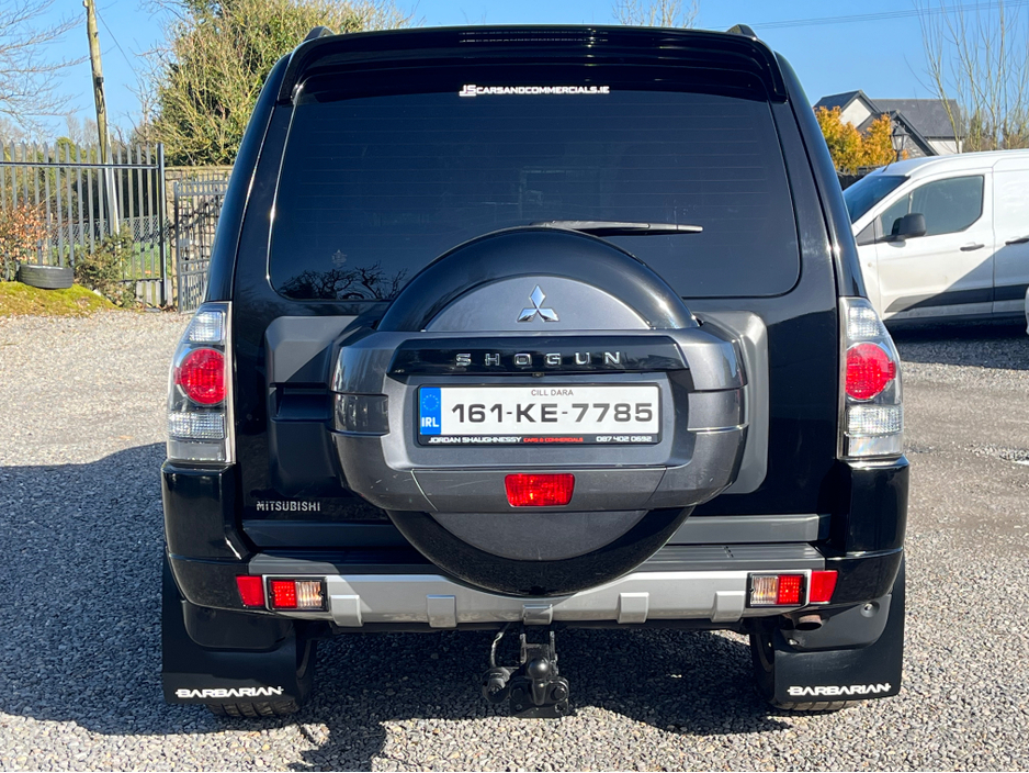 2016 Mitsubishi Shogun - image 5