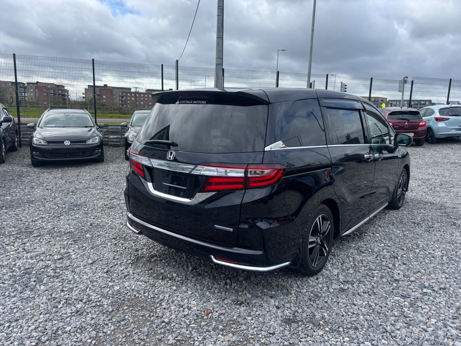 2016 Honda Odyssey - image 4