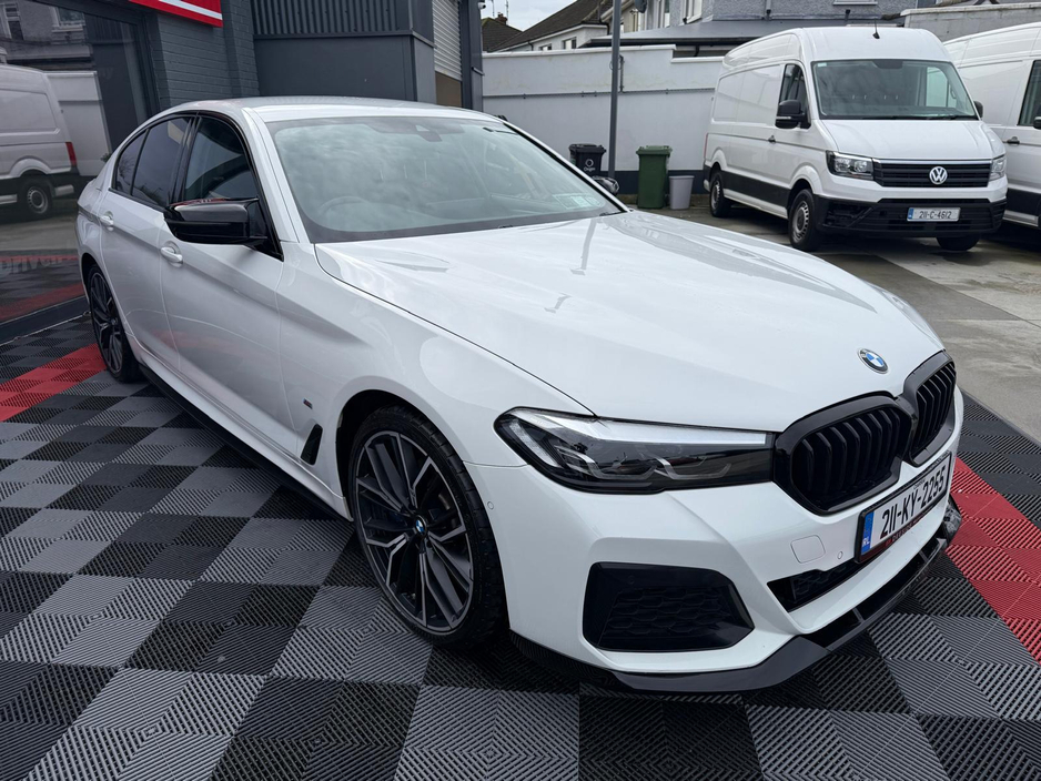 2021 BMW 5 Series - image 7