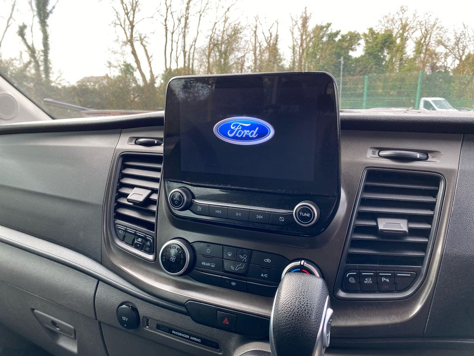 2022 Ford Transit - image 8