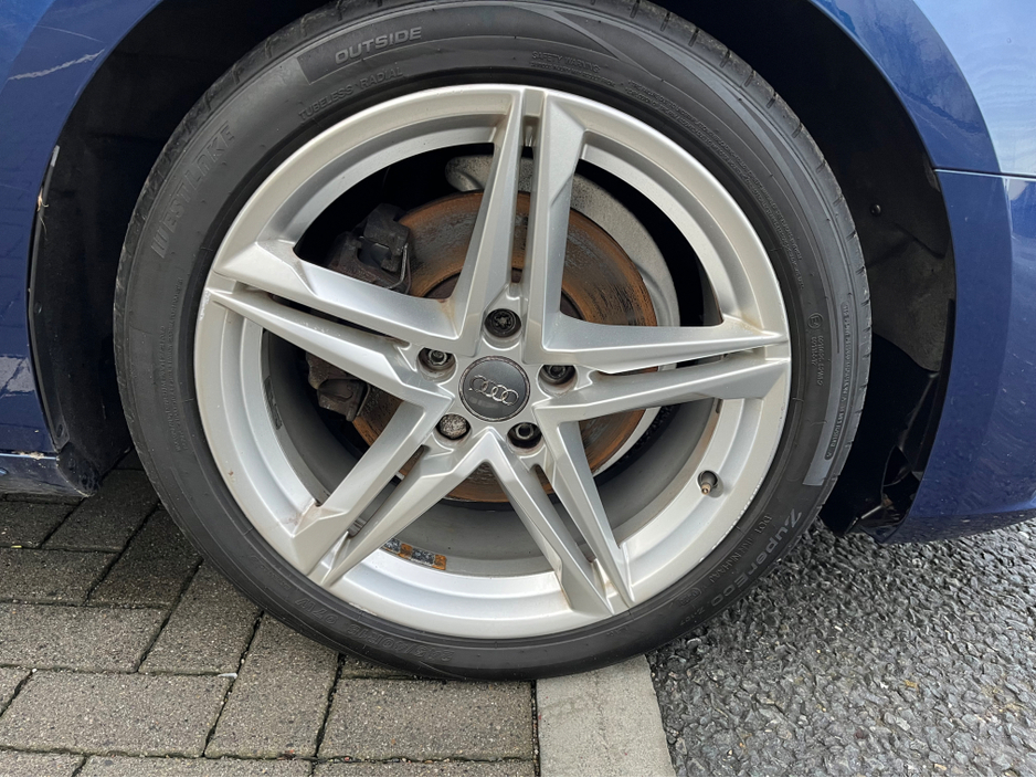 2017 Audi A4 - image 9