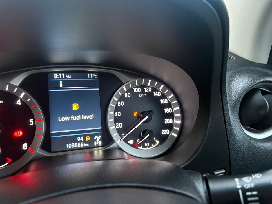 2021 Nissan Navara - image 8