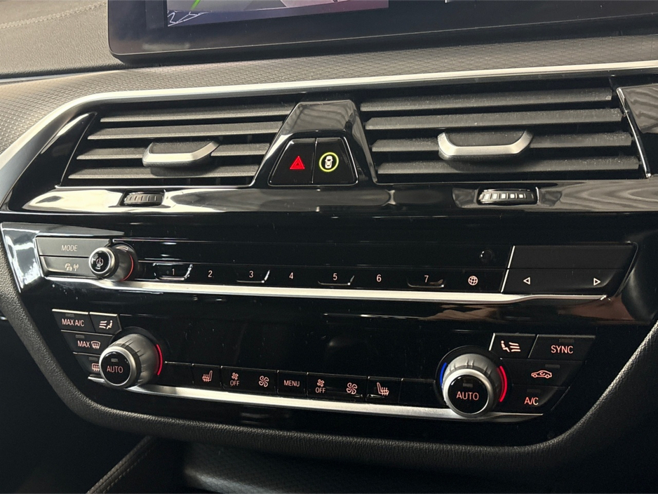 2021 BMW 5 Series G31 E M SPORT TOURING**NEW 20"ALLOYS**HEATED STEERING WHEEL**FRONT HEATED ELECTRIC MEMORY SEATS**HEADS UP DISPLAY**TOUCH SCREEN MEDIA DISPLAY**BLACK LEATHER INTERIOR**HARMON KARDON**REVERSE CAMERA** €32,995