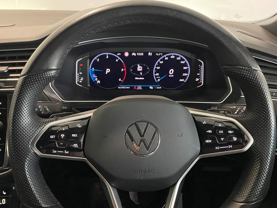 2023 Volkswagen Tiguan - image 8