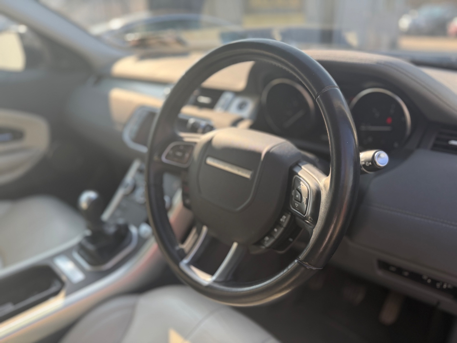 2019 Land Rover Range Rover Evoque - image 9